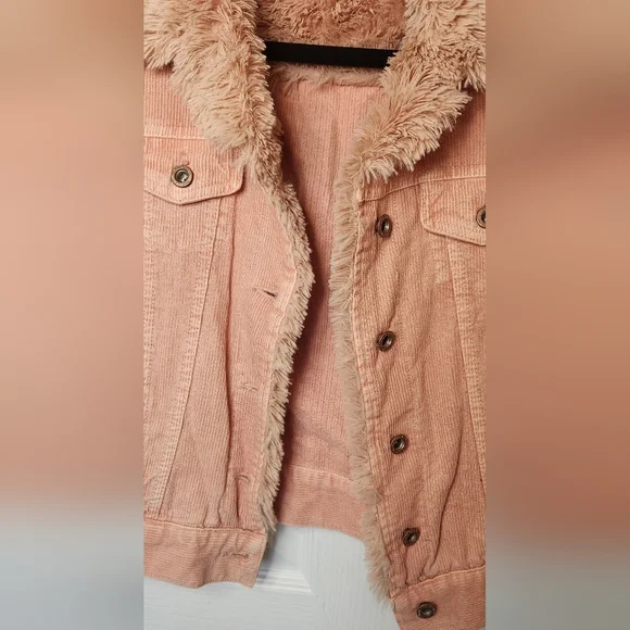 White Crow size small pink corduroy faux fur lined trucker jacket warm soft - Picture 10 of 11